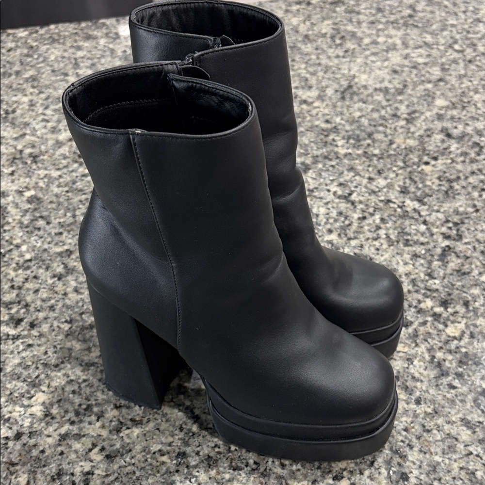 Fashion Nova Black Chunky Heel Boots - Picture 3 of 12
